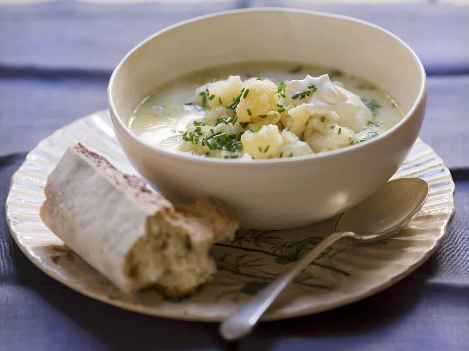 Blumenkohlsuppe mit Schagsahne und Kartoffeln - super leichtes Rezept