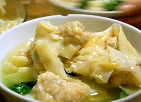 Wan-Tan Suppe mit Schweinefleisch und Garnelen