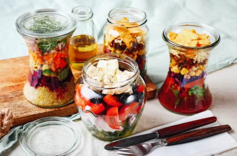 Salat im Glas selber anrichten Wie geht es richtig?