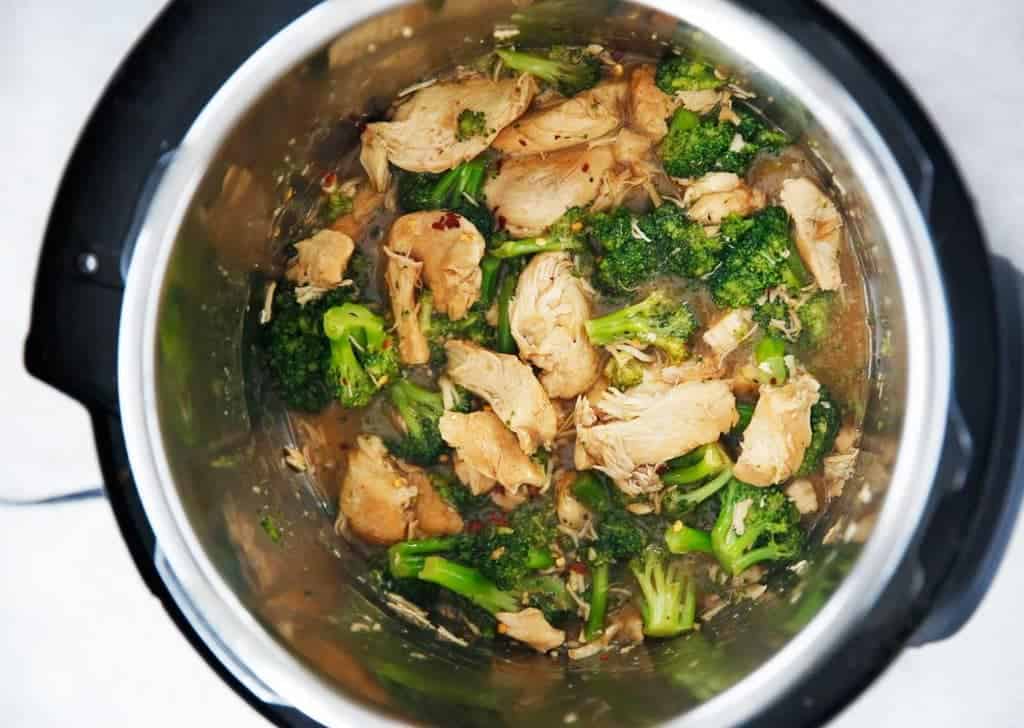 Brokkoli Suppe mit Hähnchen – nicht püriert - Die Rezepte