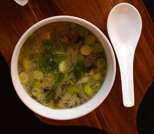 Miso Suppe – 15-Min-Rezept mit Tofu – so lecker