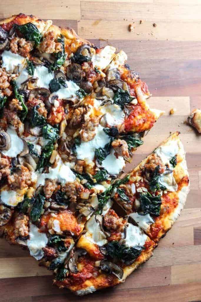 Tolle Pizza Toscana mit rustikalem Flair 🍝 - Die Rezepte