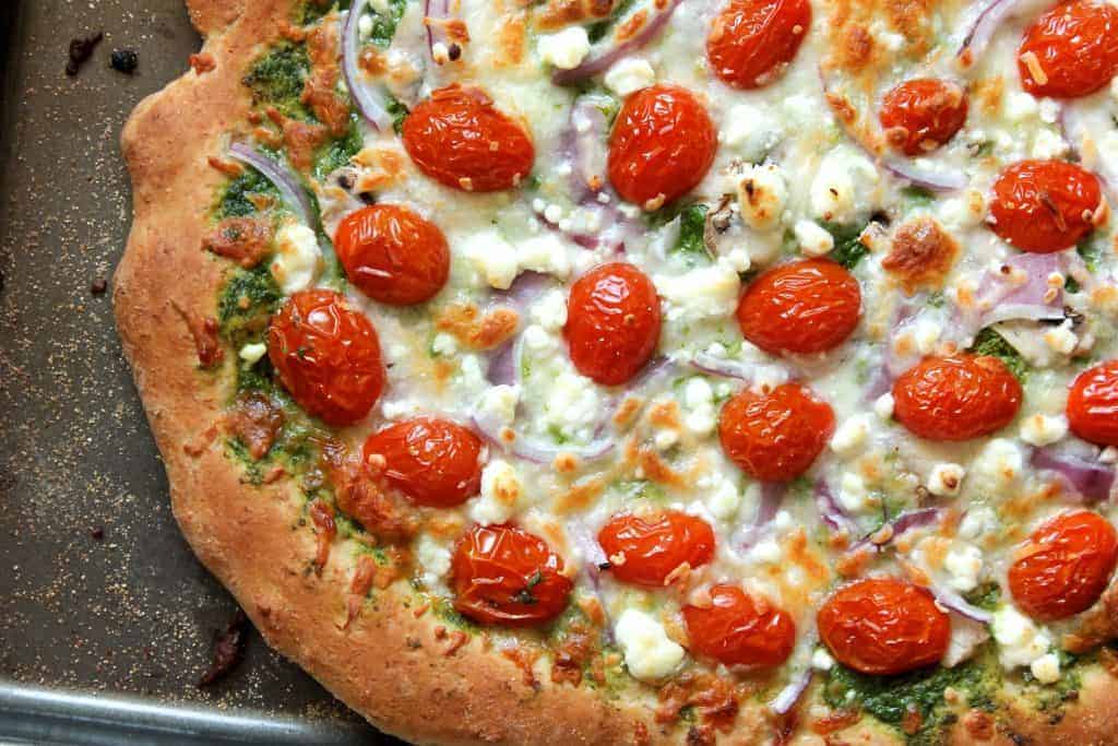 Vegetarische Pizza mit Pesto: absolut lecker 🍝 - Die Rezepte