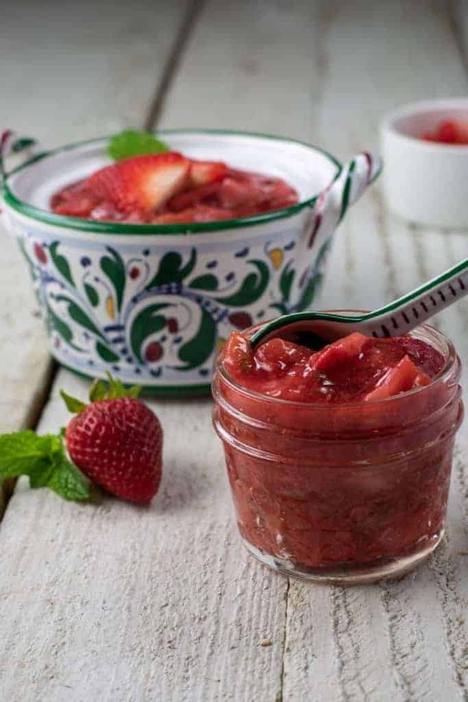 Rhabarberkompott mit Erdbeeren – so perfekt