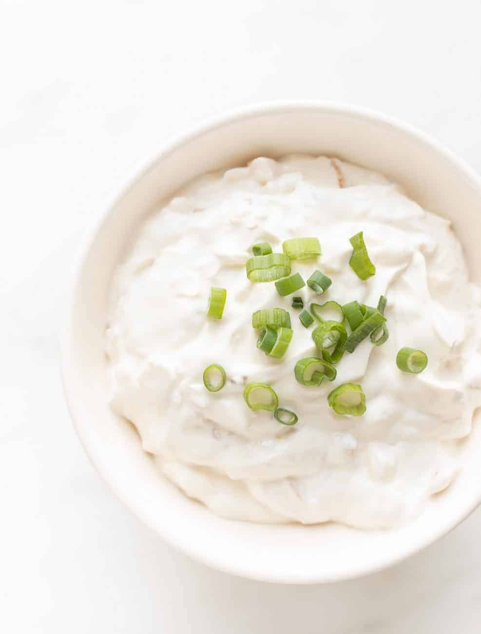 Sour Cream Dip schnell in nur 12 Minuten mixen