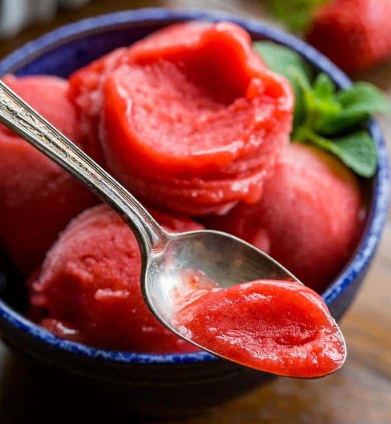 Sorbet mit Erdbeeren bunt für die Sommertage 🍝 - Die Rezepte