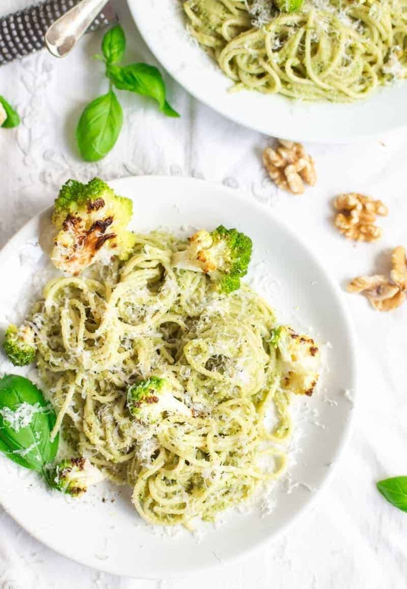 Romanesco Spaghetti mit Pesto und Parmesan