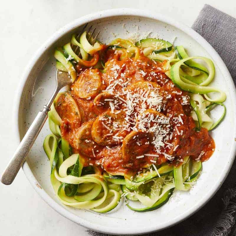Super schnelle Zucchini Spaghetti – ohne Kohlenhydrate