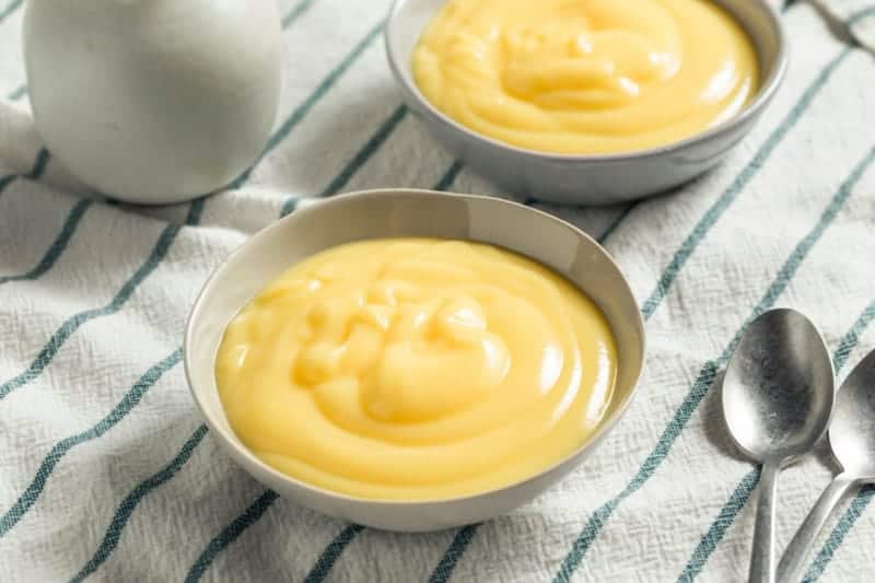 Pudding mit Sahne und Vanille selber machen: leichtes Rezept
