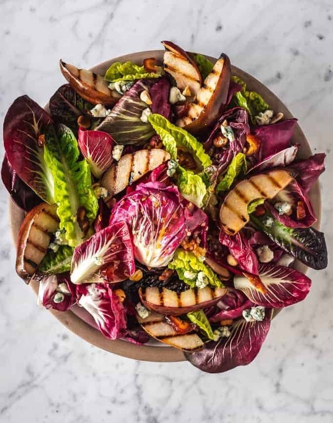 Chicorée Salat mit Birnen und Gorgonzola