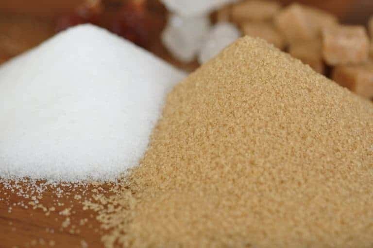 Brauner Zucker: Ist er gesünder als der traditionelle Kristallzucker?