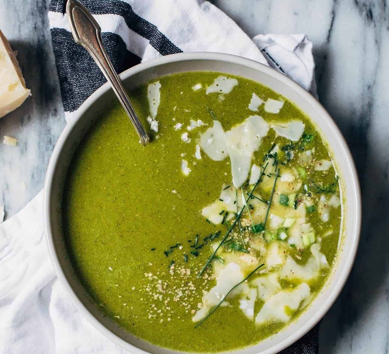 Suppe aus Lauchzwiebeln – großartig in 35 Min