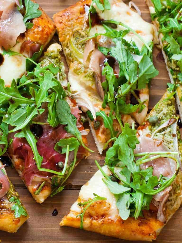 Pizza mit Rauke und Glasur - großartig 🍝 - Die Rezepte