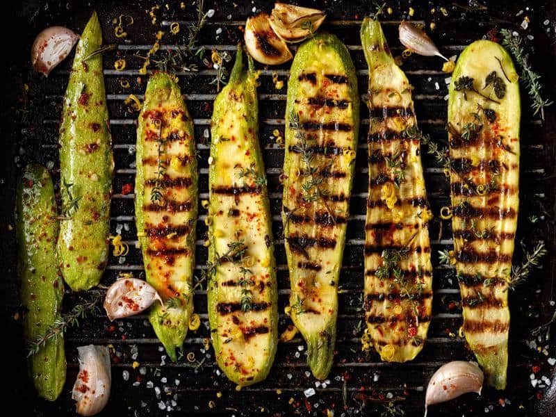 Zucchini grillen mit Knoblauch und Kräutermarinade: echt lecker! 🍝 ...