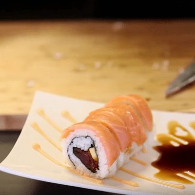 Sushi mit rohem Tunnfisch und Lachs