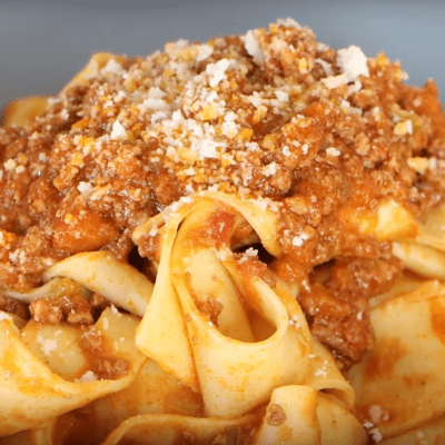 fertige Bolognese Sauce Rezept mit Pasta genießen